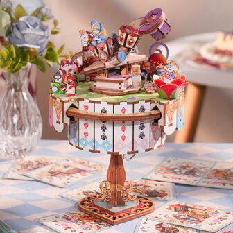 Muziekdoos &quot;Alice&#039;s Tea Party&quot;